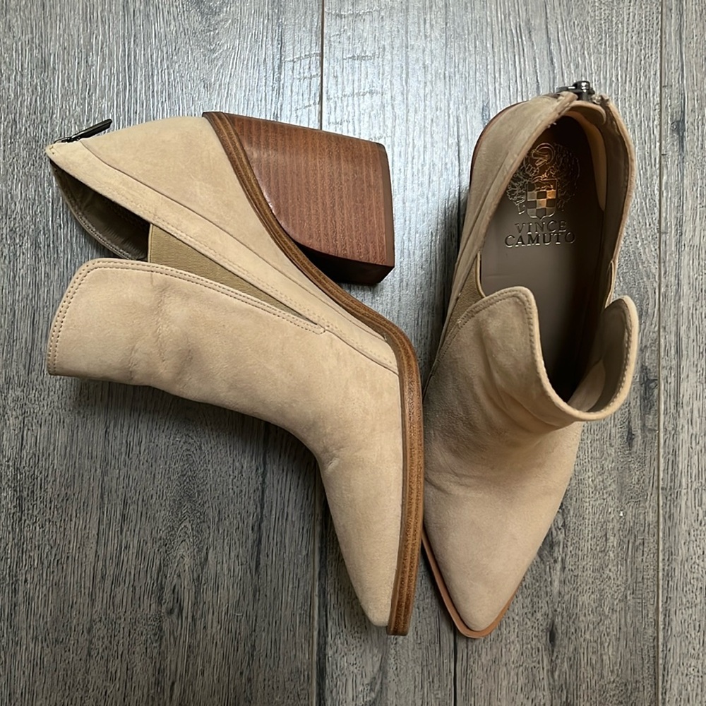 Vince Camuto Gradina Heel Ankle Bootie in Tortilla